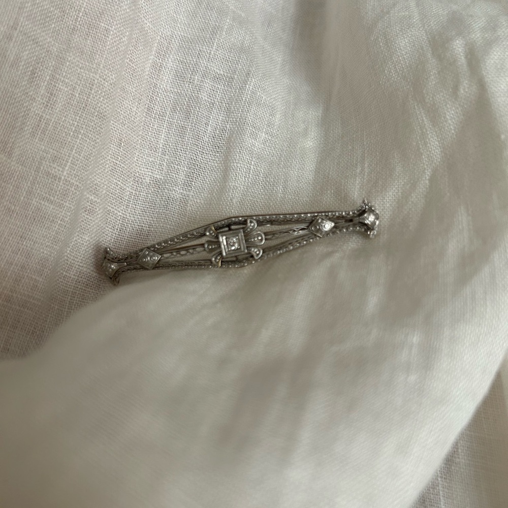Art Deco Antique 14K Gold Diamond Filigree Bar Pin